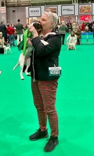 Anne med Scott efter vinsten på Crufts